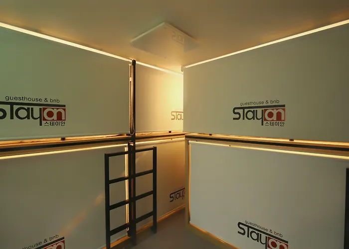 Hostel Stayan And *