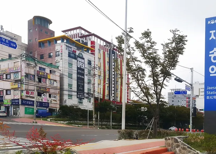 Hostel Stayan And Busan